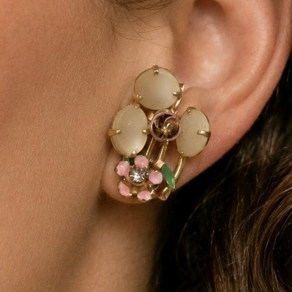 Vintage 1940s Spring Flower Enamel MOP Rhinestone Screw Back Earrings WWII